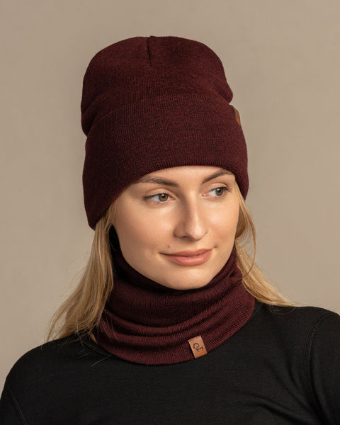 Women's Knitted Beanie & Gaiter 2-Piece Set royal cherry