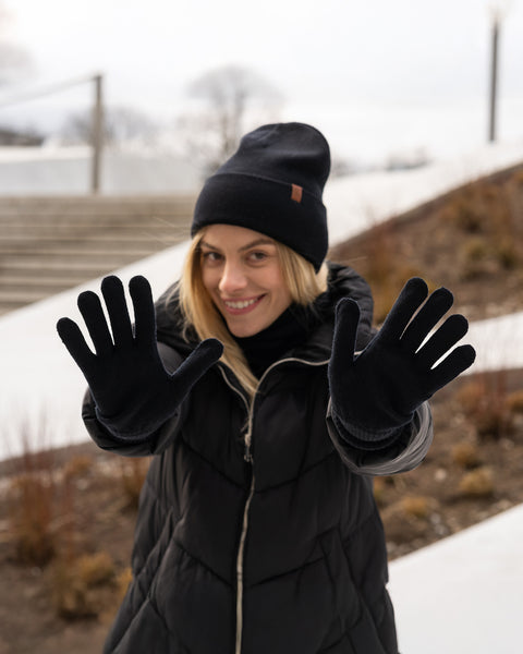 Women's Knitted Beanie &amp; Gloves 2-Piece Set Black